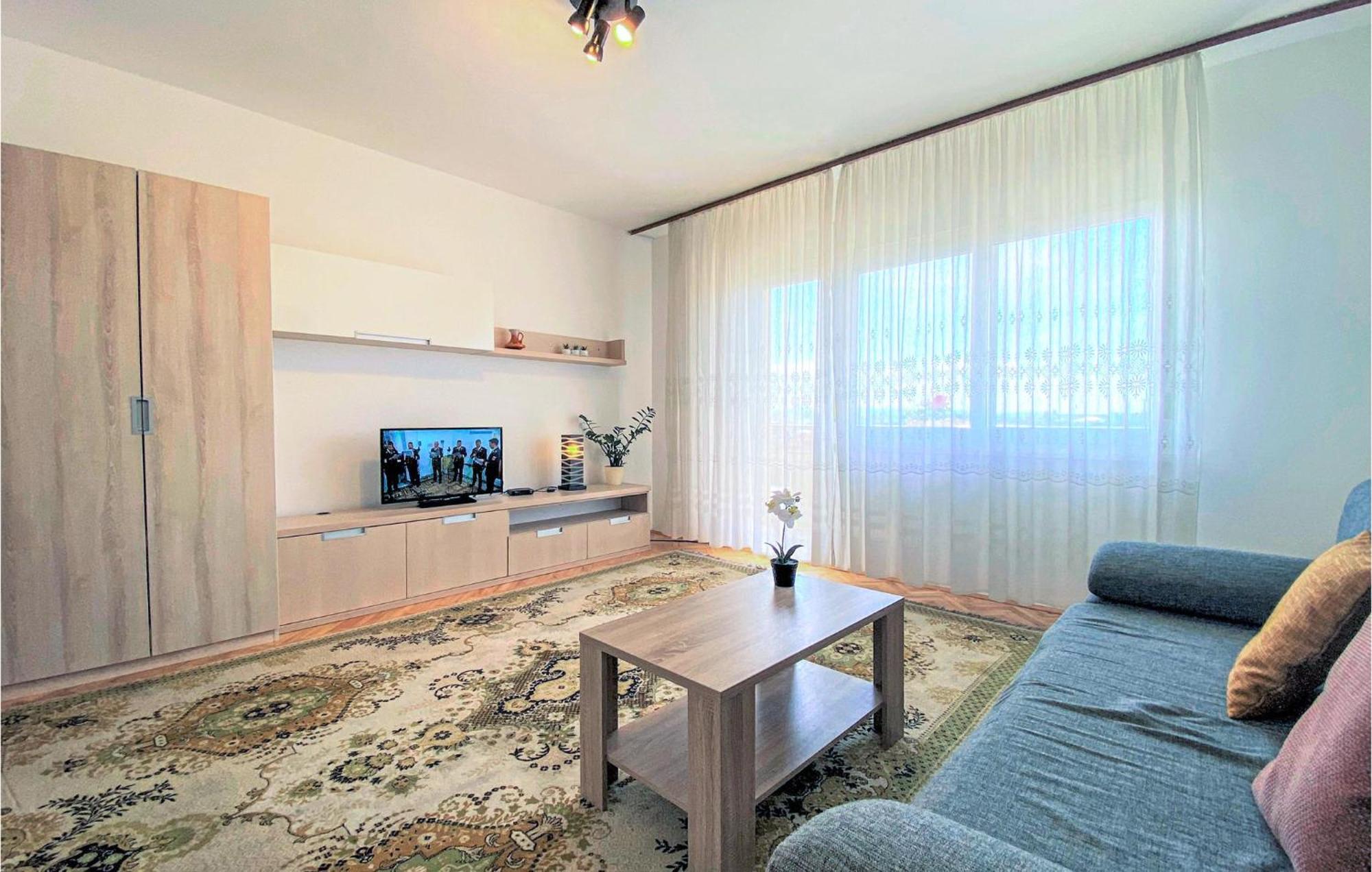 1 Bedroom Nice Apartment In Kastel Sucurac Kaštela Exteriér fotografie